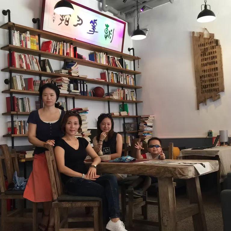 Zhaohuaxishi Youth Hostel Kuangcsou Kültér fotó
