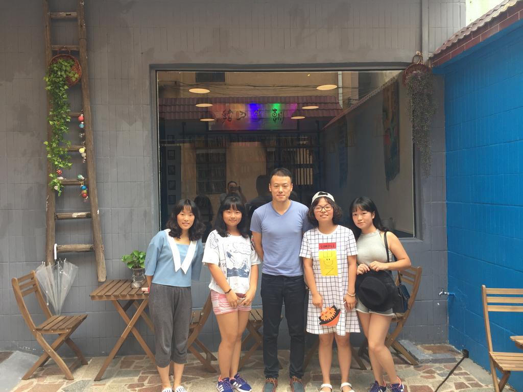 Zhaohuaxishi Youth Hostel Kuangcsou Kültér fotó