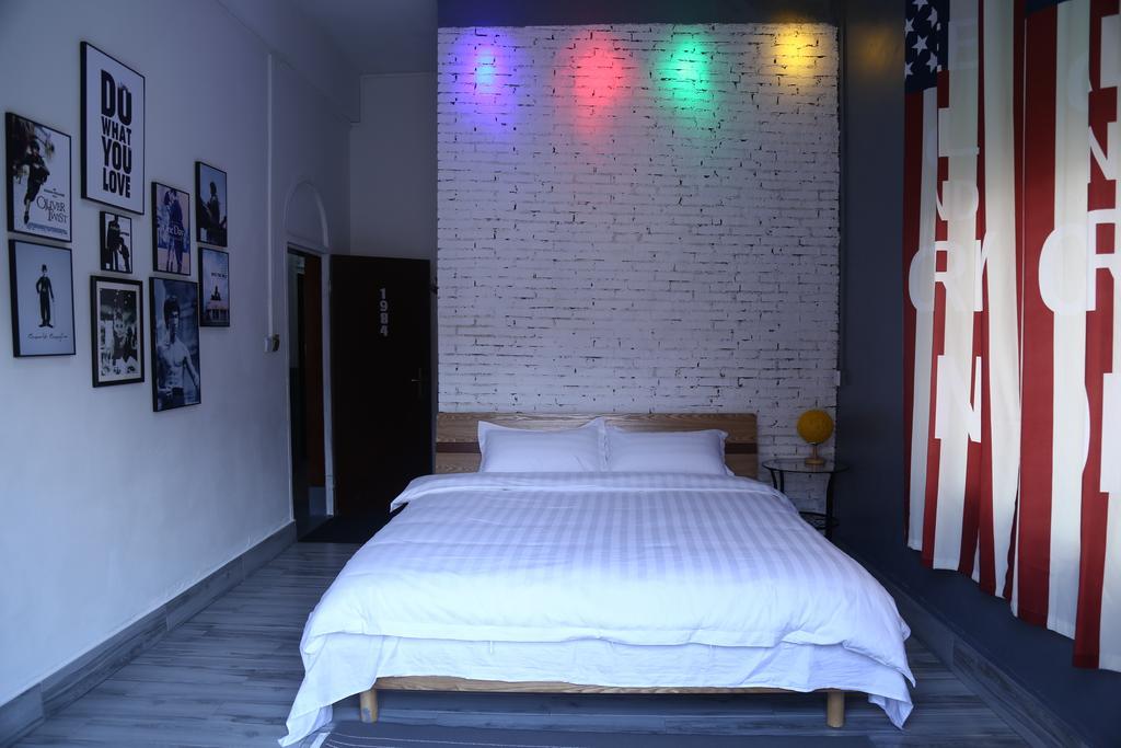 Zhaohuaxishi Youth Hostel Kuangcsou Kültér fotó